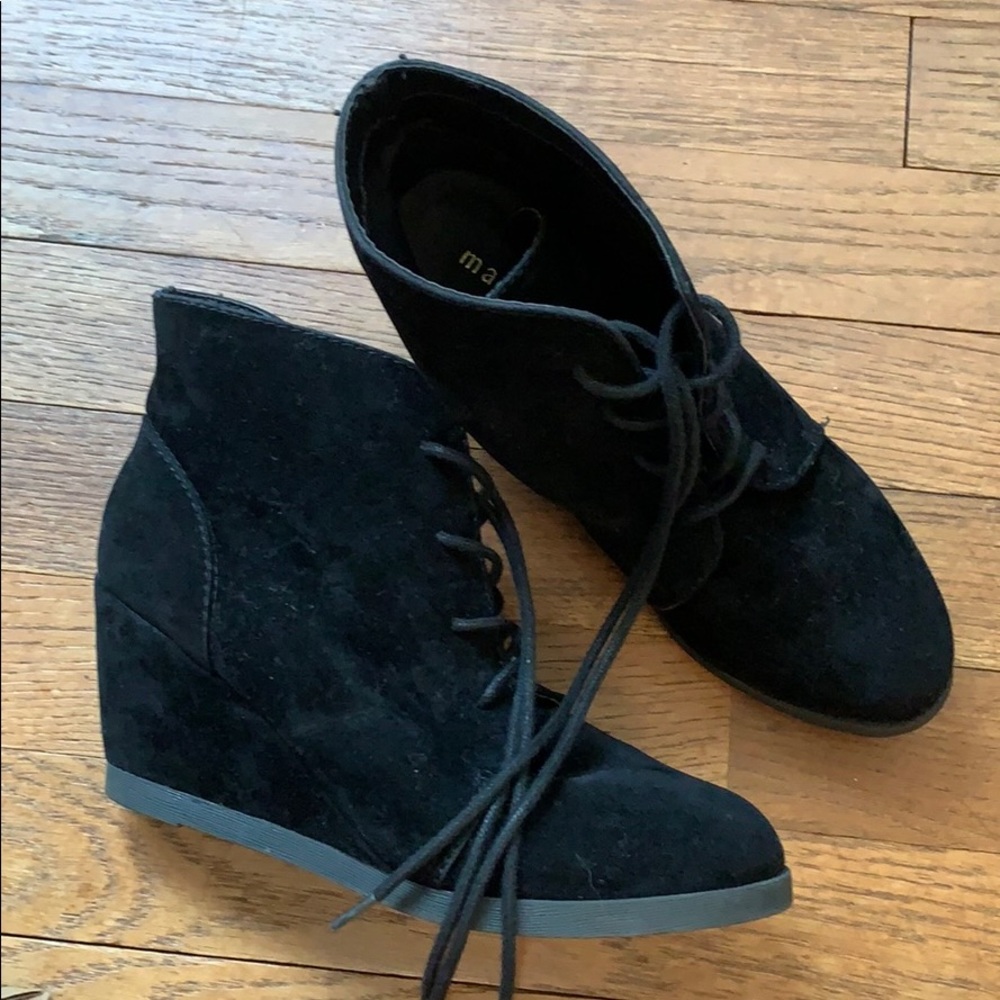 Steve Madden Girl Black Suede Wedge Booties
